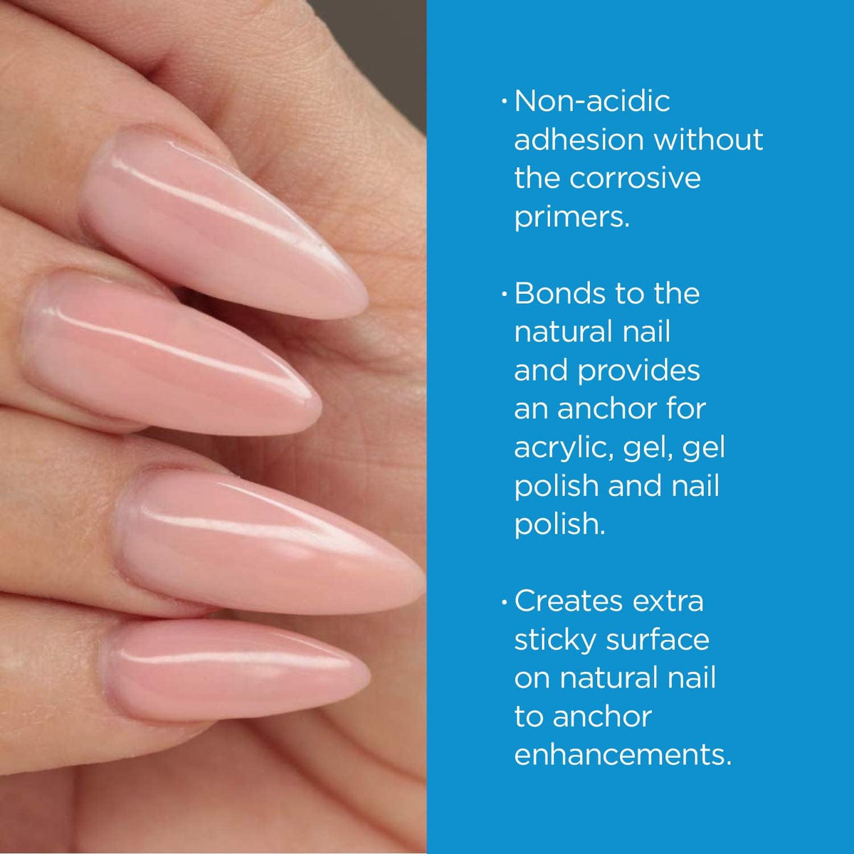 Young Nails Protein Bond sur une table avec accessoires de manucure