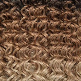 YXCHERISHAIR Cheveux Bouclés au Crochet GoGo 18 pouces près d'un miroir