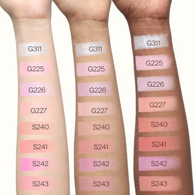 Zoom sur le blush Joocyee AURA avec éclat naturel