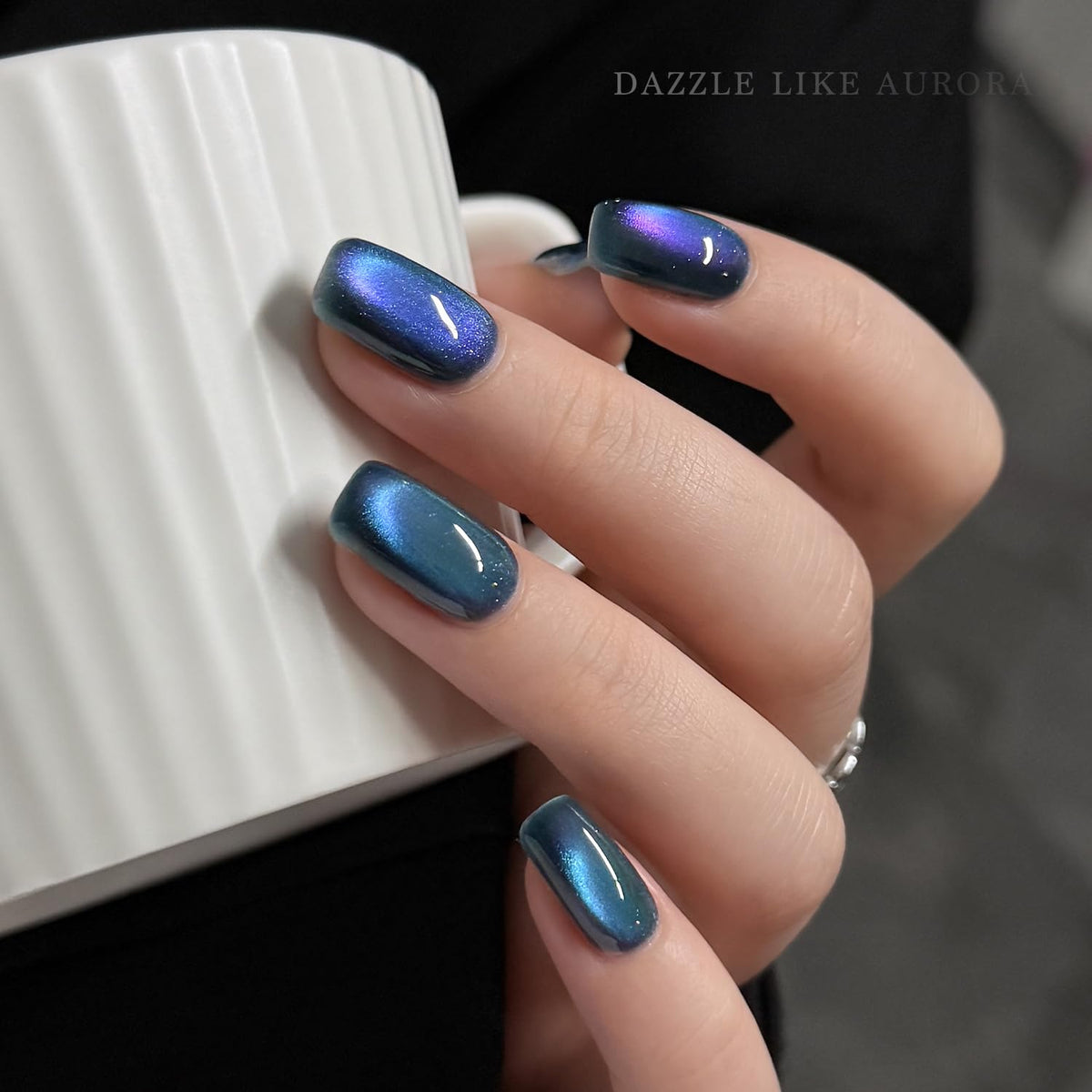 Zoom sur le flacon de vernis à ongles GAOY Cat Eye