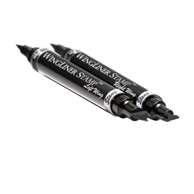 Zoom sur le tampon eyeliner The Flick Stick et son embout