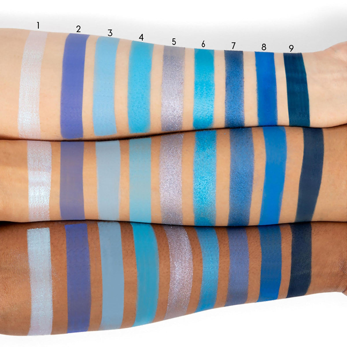 Zoom sur les fards à paupières mats et métalliques de la palette ColourPop