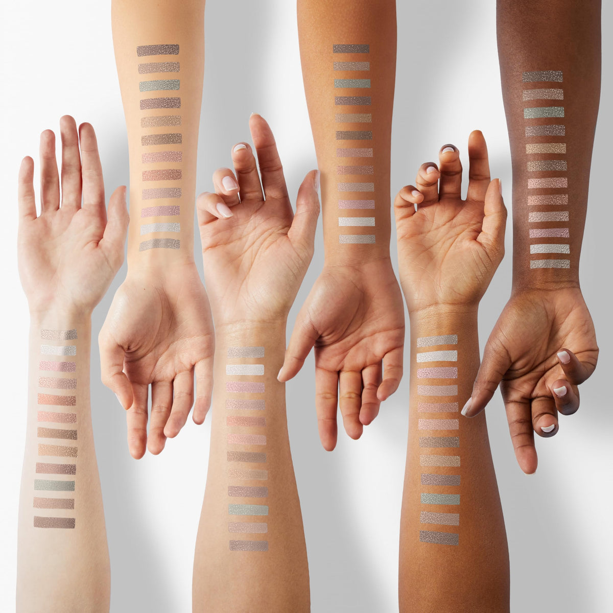 Zoom sur les teintes irisées de la palette LAURA GELLER
