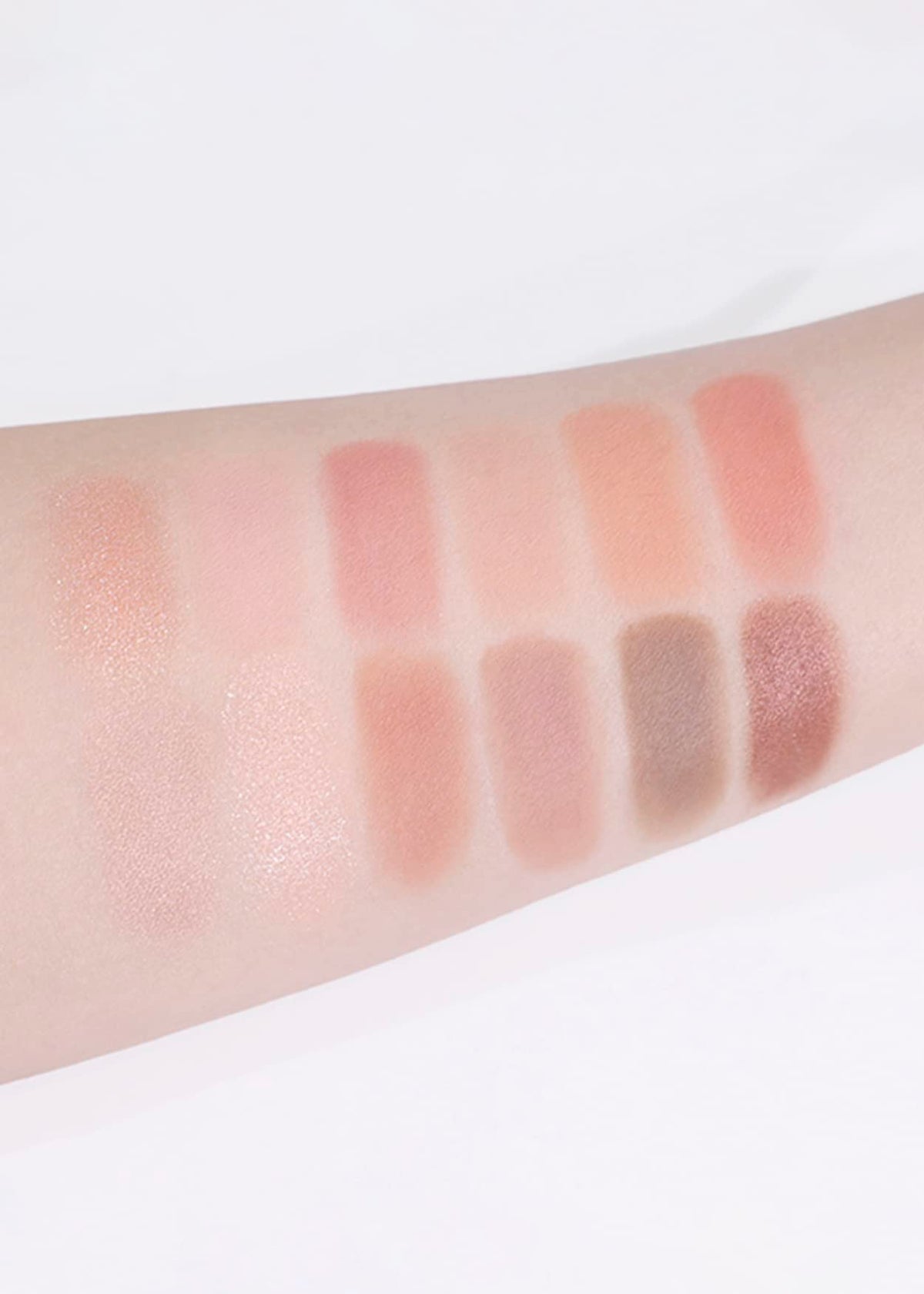 Zoom sur les teintes pailletées de la palette COLORGRAM