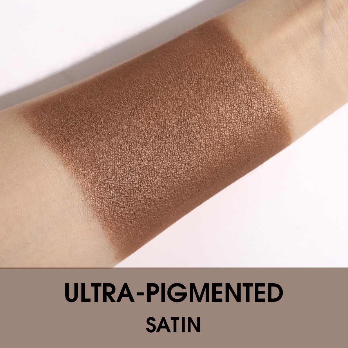 Zoom sur les teintes scintillantes de la palette UCANBE